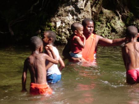 Patrick � la rivi�re ek tous ses enfants !!