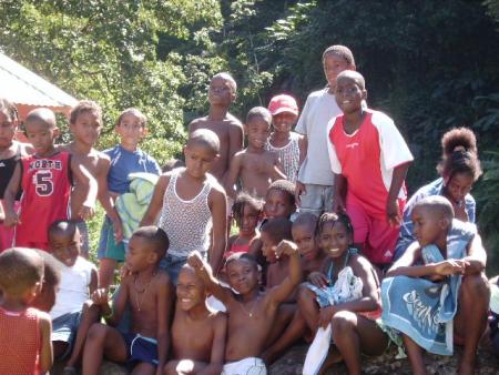 journ�e � la rivi�re de grand-rivi�re ek les enfants du camp de foot du pr�cheur !!