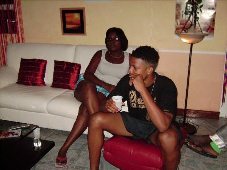 ben en ft les filles nous ont mit 1 dvd comik mais qu'est qui sera le + comik le film ou la tof qui va suivre ?? 