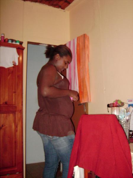 prise la main dans le sac... entrain 2 voler d bonbons sur mon bureau !!