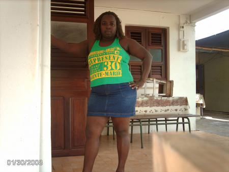 voi6 une copine de fdf ...gadey manz� M-Claire !! mr pa w�w k prend la pose ek ti jipp tala ? bon di�  !!