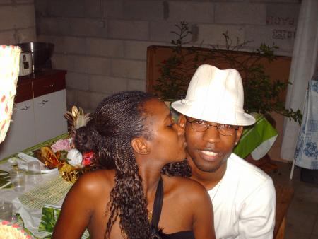 voici Mr de mon fr�re et Mme de ma belle soeur . PA JALOU YO ME FT KON YO!!!