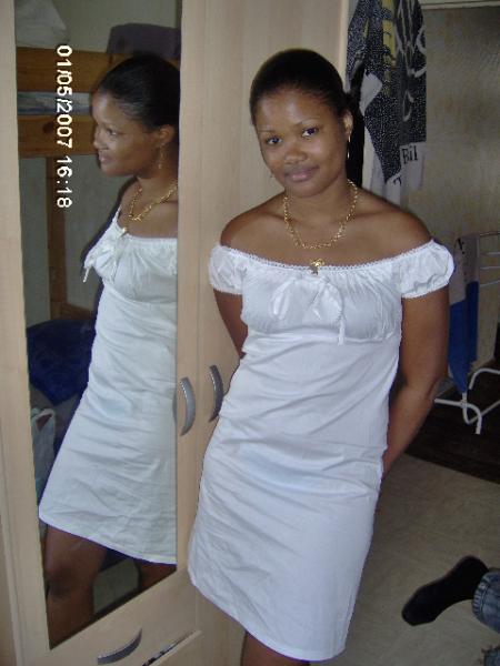 Ben oui !! Je t achet� le diad�me mais n'oublie pas d'allonger la tra�ne de ta robe...