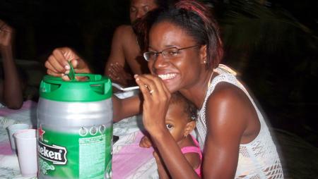 ben w� pr cx ki ne la connaissent pas ou pensent ne pas la reconnaitre c b1 ma belle soeur la fianc�e � florent !! aaaaah Michou tmtc...