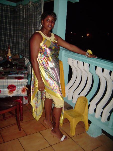 moumouze en partant pr un mariage...