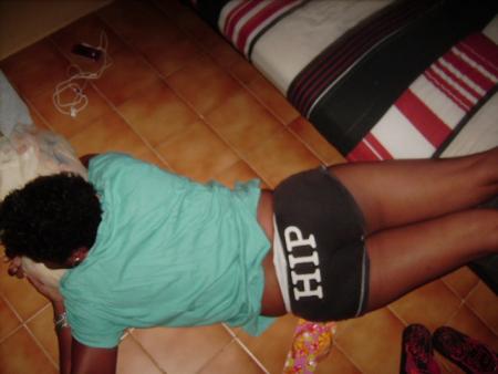 nn seulment l se permet 2 rentrer ds ma chambre mais elle ose me jeter 2 mon clic-clac !! nn mais...